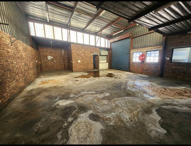 145M² WAREHOUSE TO LET IN WADEVILLE